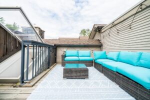 10 - 3855 Pender