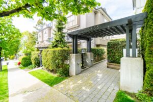 10 - 3855 Pender