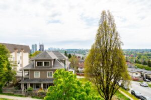 10 - 3855 Pender
