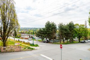 10 - 3855 Pender