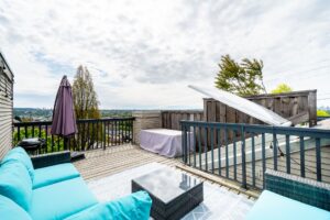10 - 3855 Pender