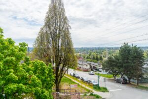10 - 3855 Pender