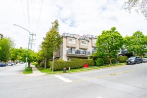 10 - 3855 Pender
