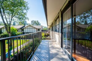 8961 Horne