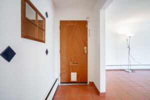 8961 Horne