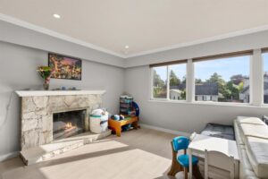Upper - 10671 Rosecroft Crescent